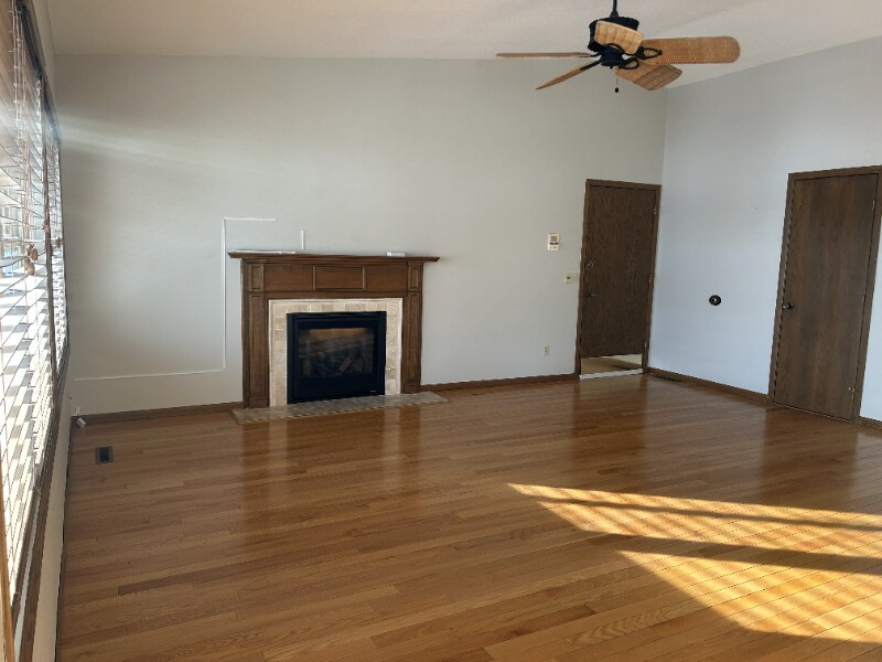 Building Photo - 401 Walnut Ave