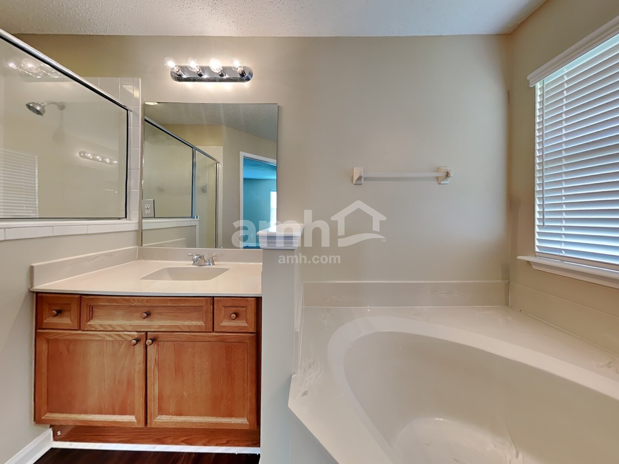 Building Photo - 13958 Devan Lee Dr N