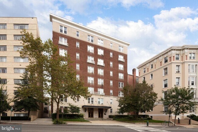 Building Photo - 1954 Columbia Rd NW