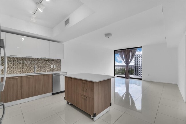 Building Photo - 5252 NW 85th Ave