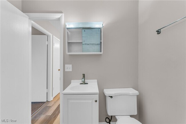 Building Photo - 1415 Wyandotte Ave