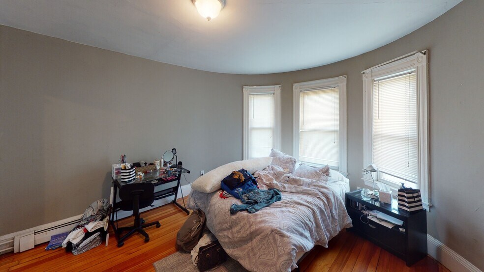 Building Photo - 73 Chestnut Hill Ave