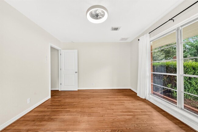 Building Photo - 4045 Woodfox St
