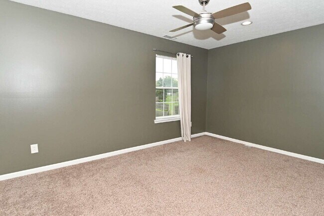 Building Photo - Spacious 4-Bedroom Haven with 2.5 Baths and Nearly 3,000 Sq Ft of Comfort in Indianapolis!