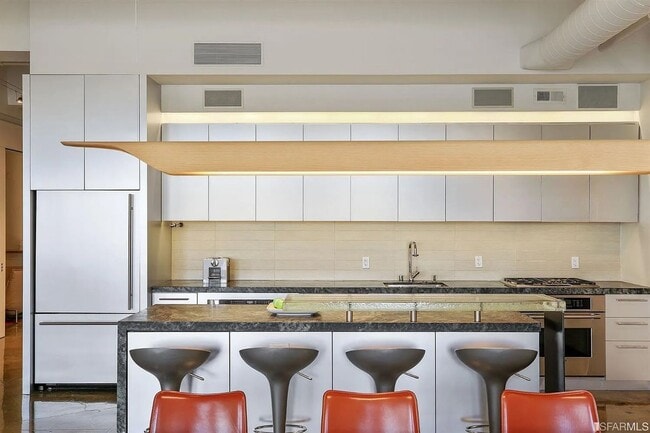 Building Photo - 2 Mint Plaza