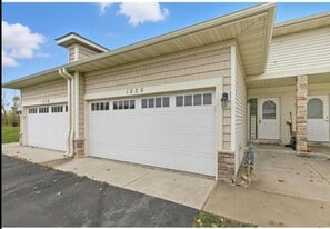 Building Photo - 1226 45th Ave NE