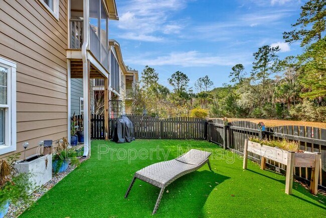 Building Photo - 147 Palm Cove Way