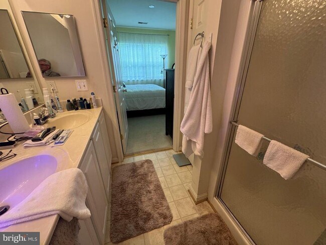 Building Photo - 2604 Chapel Lake Dr