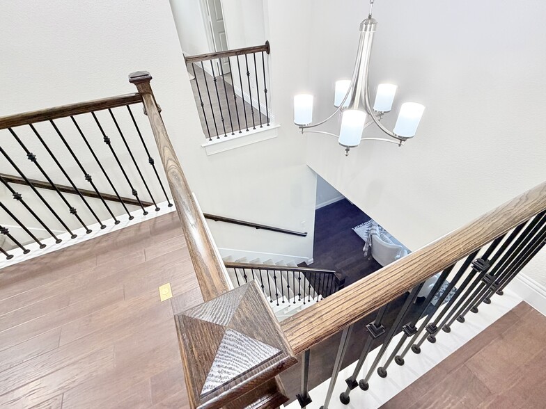 Building Photo - 6817 Golf Club Dr