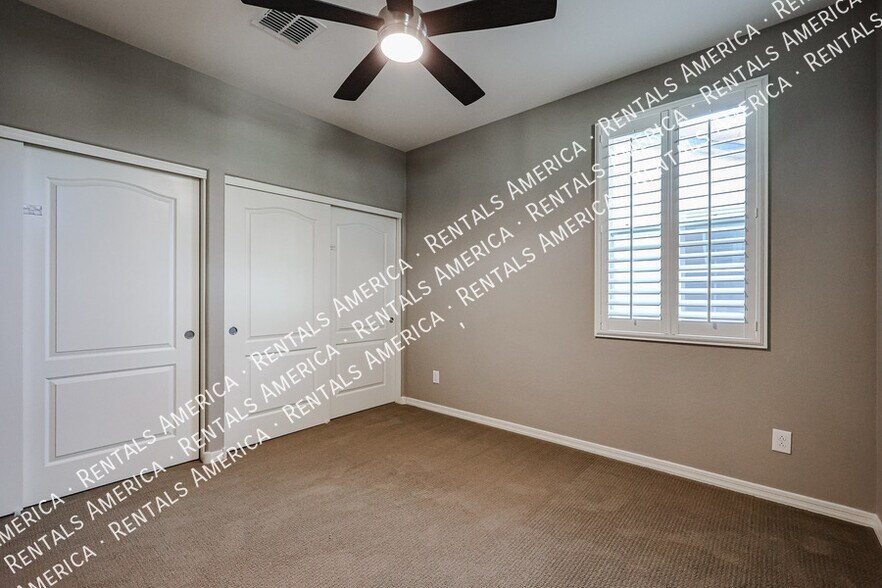 Building Photo - 4212 E Erie St