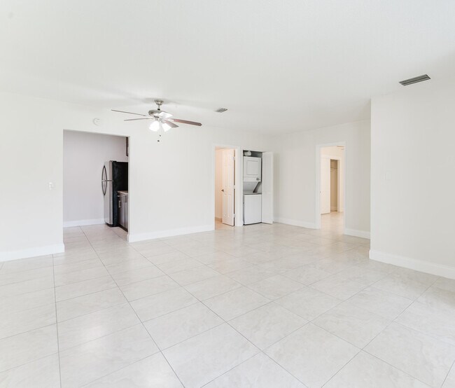 Building Photo - 201 SW 7th St