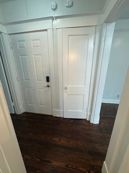 Rear entry and hall closet - 1333 Castlewood Ave