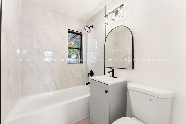 Building Photo - Newly Renovated 3 Bedroom Single-Family Home with Modern Finishes