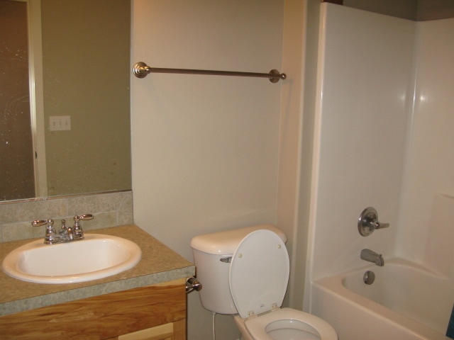 Building Photo - MOVE IN SPECIAL $500 OFF FIRST MONTH RENT ...