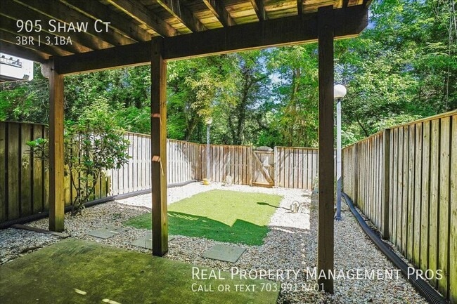 Building Photo - 905 Shaw Ct
