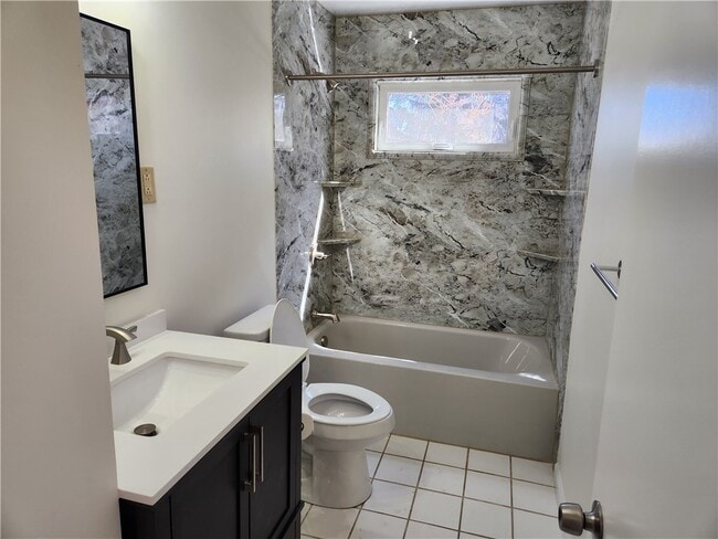 Building Photo - 206 Mason Ave