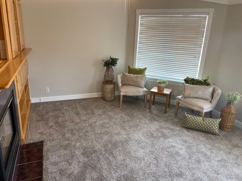 Building Photo - 163 N Stone Mountain Dr