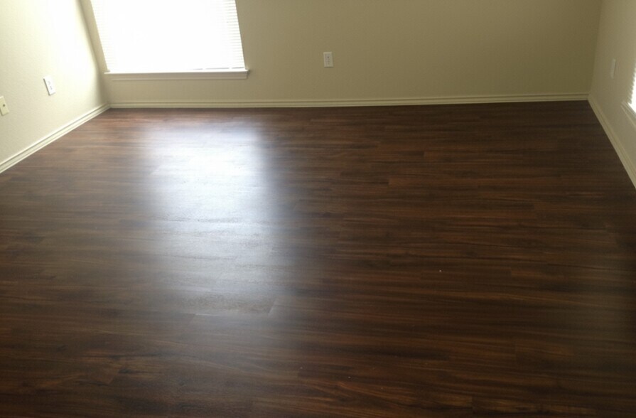 Building Photo - 2202 Wright Way