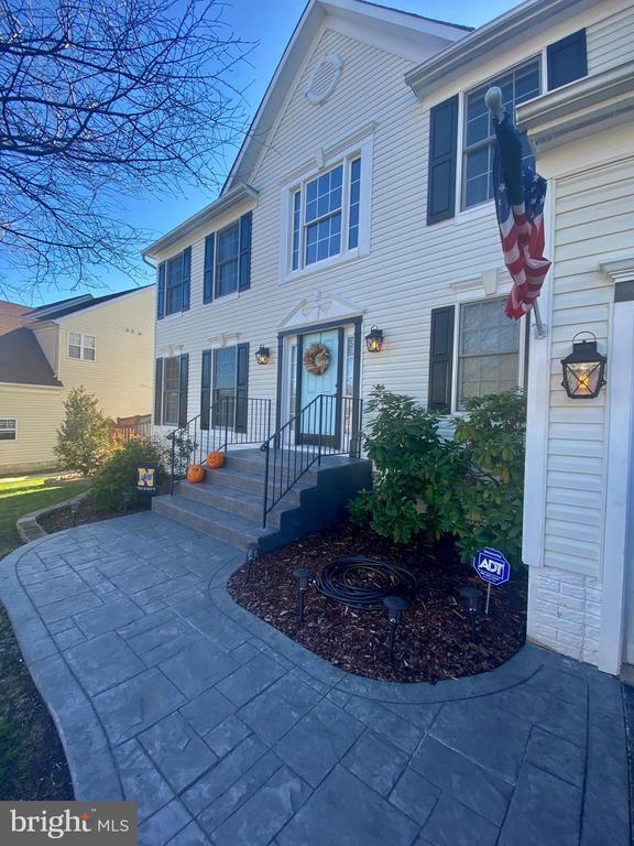 Building Photo - 64 Tavern Rd