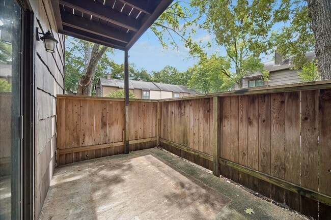 Building Photo - 11711 Memorial Dr