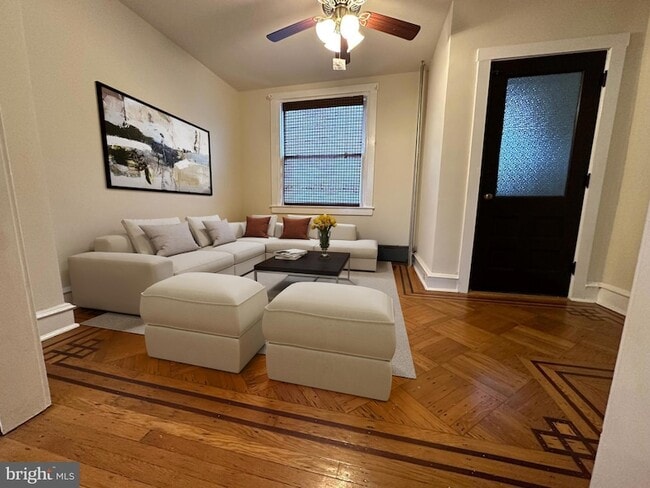 Primary Photo - 2525 1/2 Edgemont Street Unit