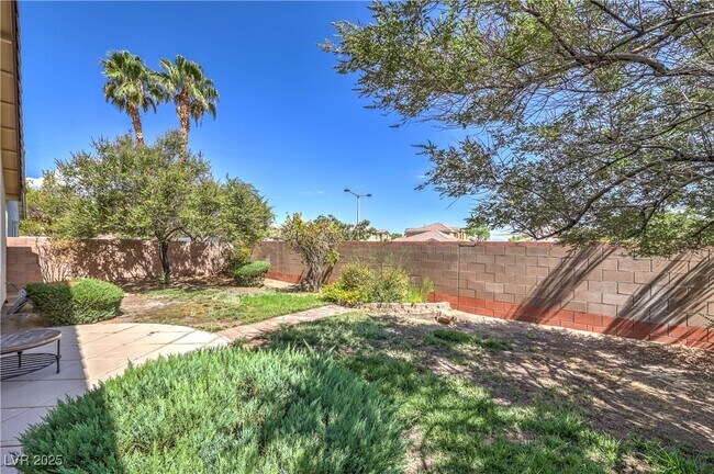 Building Photo - 10504 Narra Pl