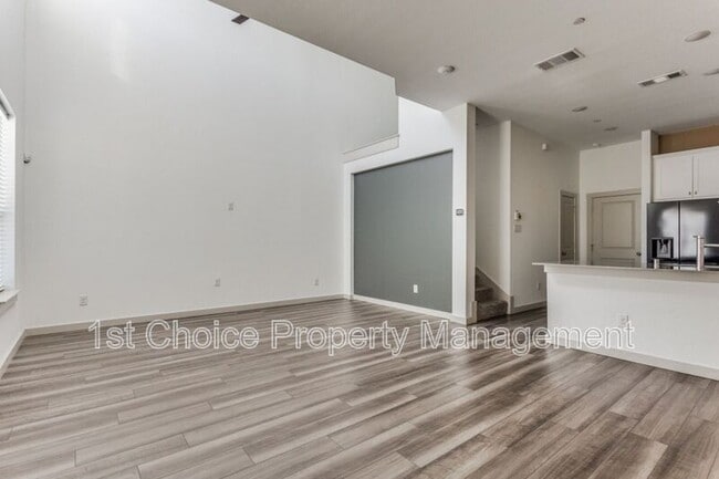 Building Photo - 6481 Iron Horse Blvd