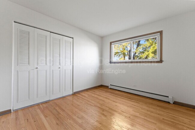 Building Photo - 515-25 N Highview Ave