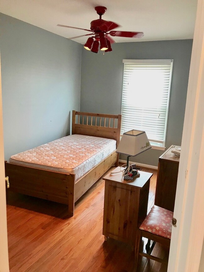 Building Photo - RARELY OFFERED IN PACKER PARK 3BR/2.5BA HOME w/Garage, Patio & Deck!