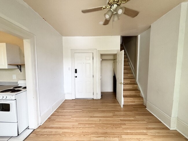 Building Photo - 514 E 500 S