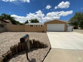 Building Photo - 4 Bedroom Single Story Home Available Near...