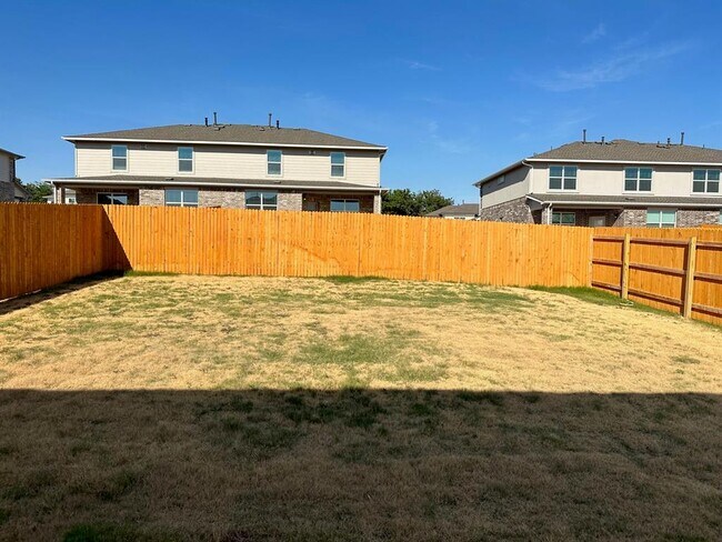 Building Photo - 408 Brody Ln