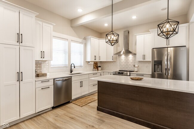 Building Photo - 1330 Marlowe Ave