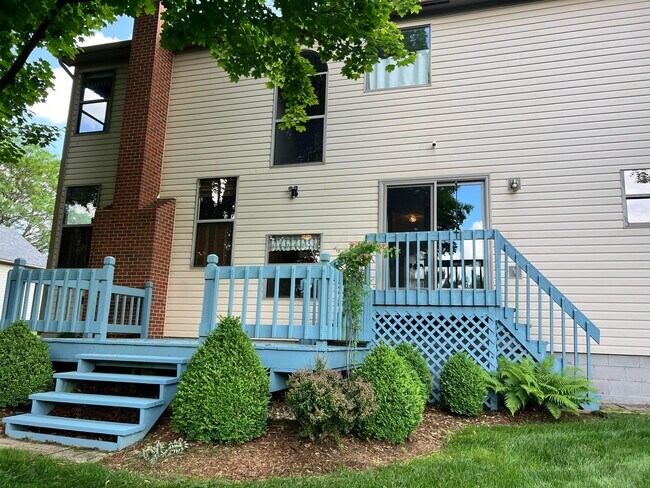 Building Photo - 758 N Starr Dr