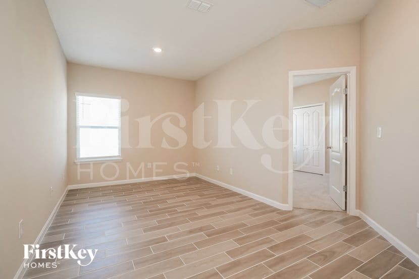 Building Photo - 413 Stone Arbor Ln