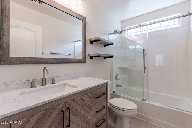 Building Photo - 2943 E Quiet Hollow Ln