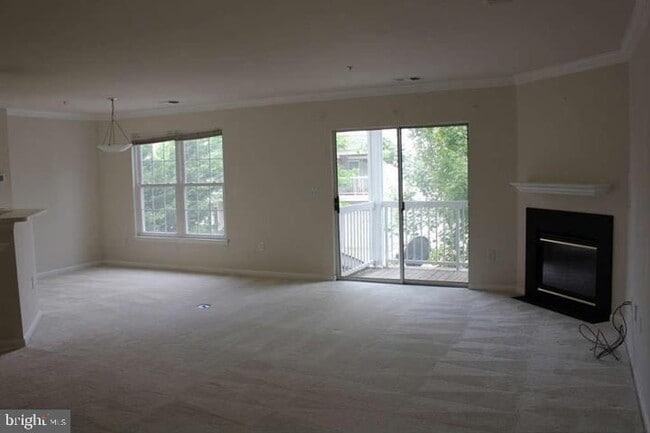 Building Photo - 12858 Fair Briar Ln