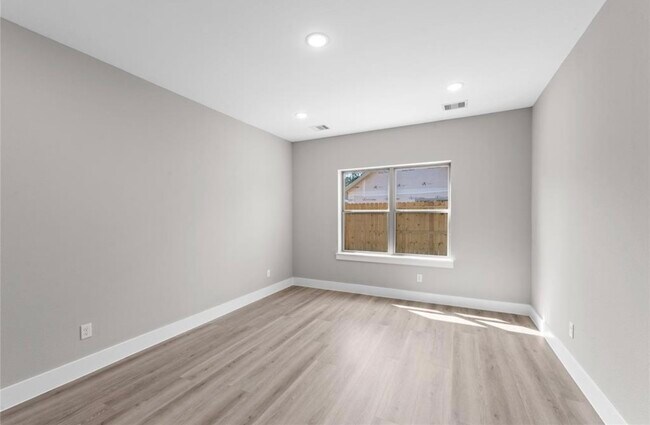 Building Photo - 2614 Martinas Ct