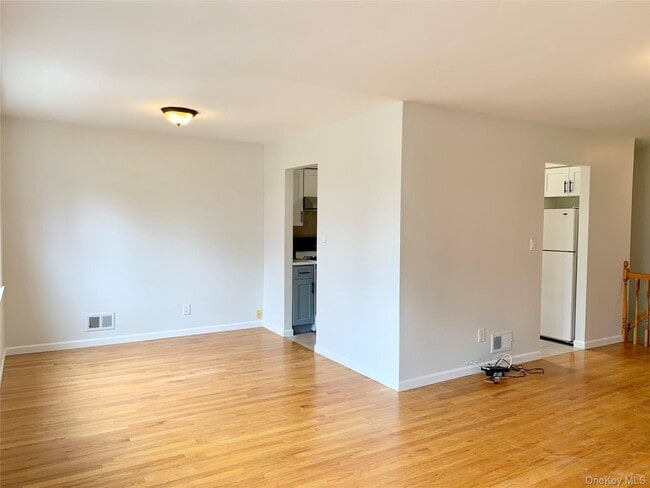 Building Photo - 15-47 209th St