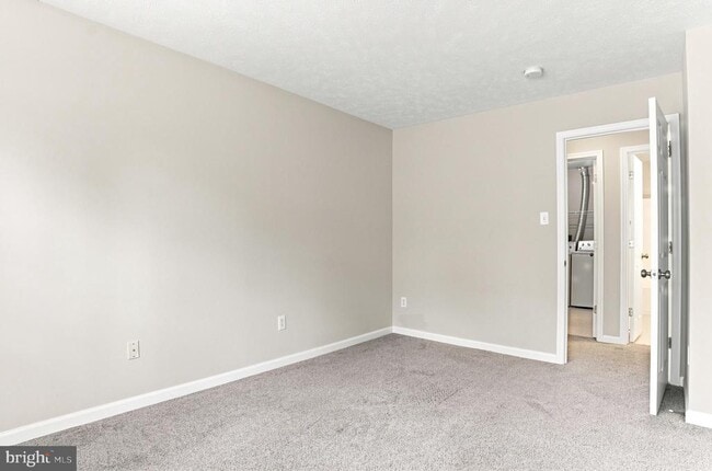 Building Photo - 127 Brookland Terrace