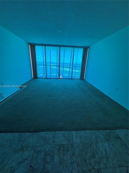 Building Photo - 18011 Biscayne Blvd