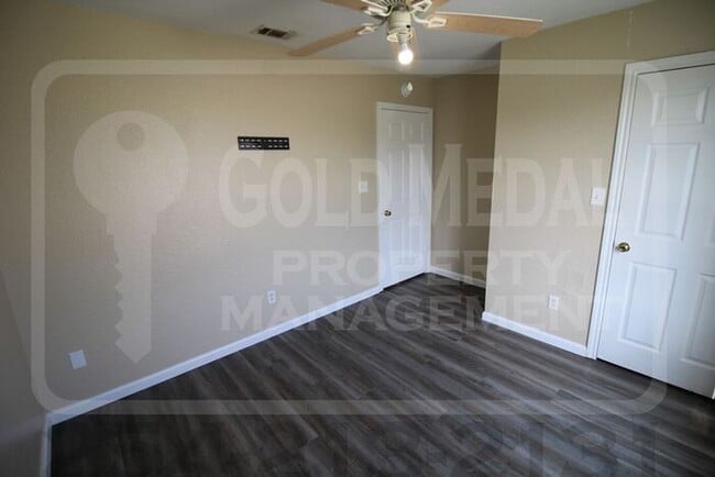 Building Photo - 3410 Cantabrian Dr