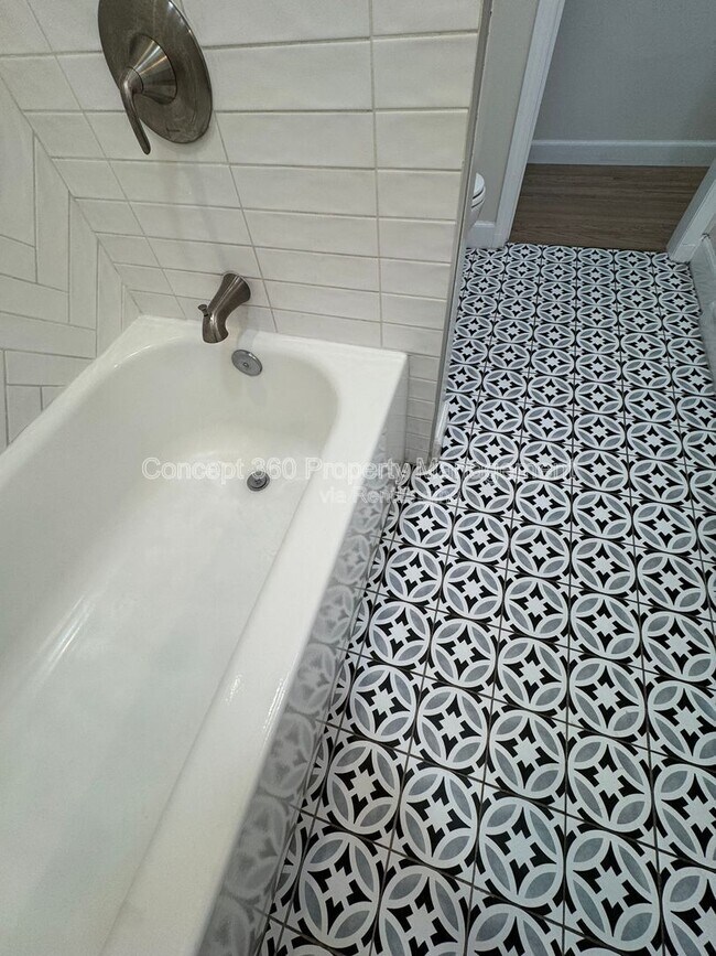 Building Photo - 1972 Fanwood Ave