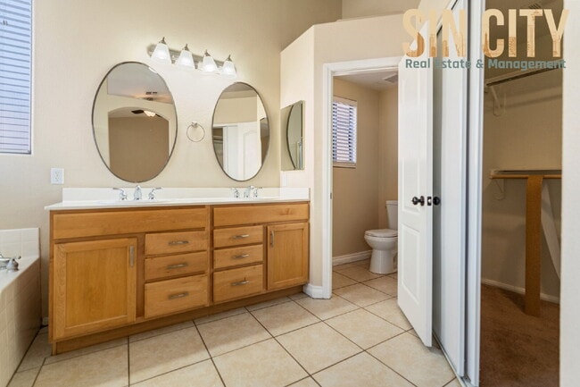 Building Photo - 7555 Trickling Wash Dr