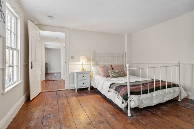 Building Photo - 25 Bulkeley Rd