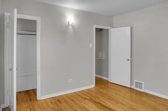 Building Photo - $2,595.00 - 3 Beds, 2 Bath, Duplex in Denv...