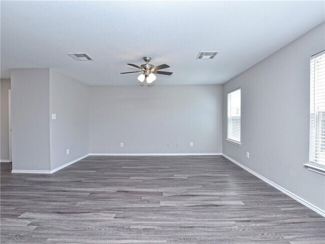 Building Photo - 1172 Shadow Creek Blvd