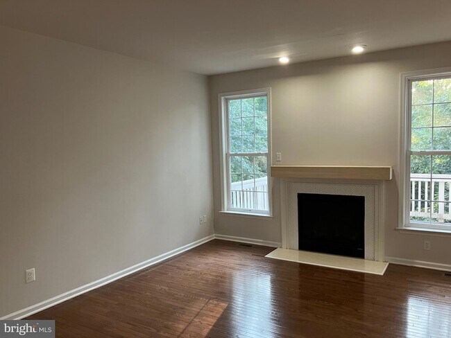 Building Photo - 5622 Arrowfield Terrace