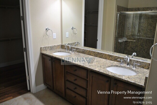Building Photo - 2101 Harpford Dr
