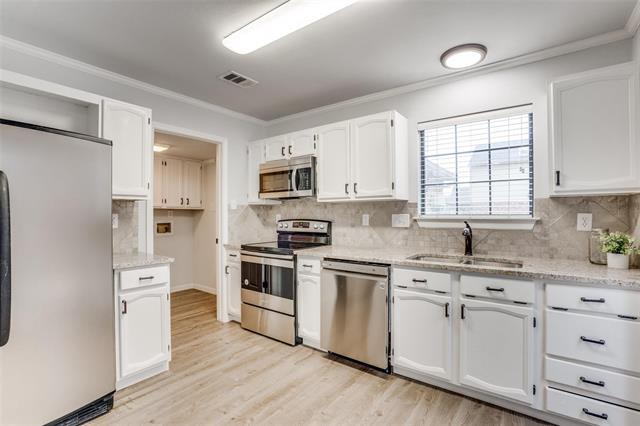Building Photo - 4202 Phoenix Dr